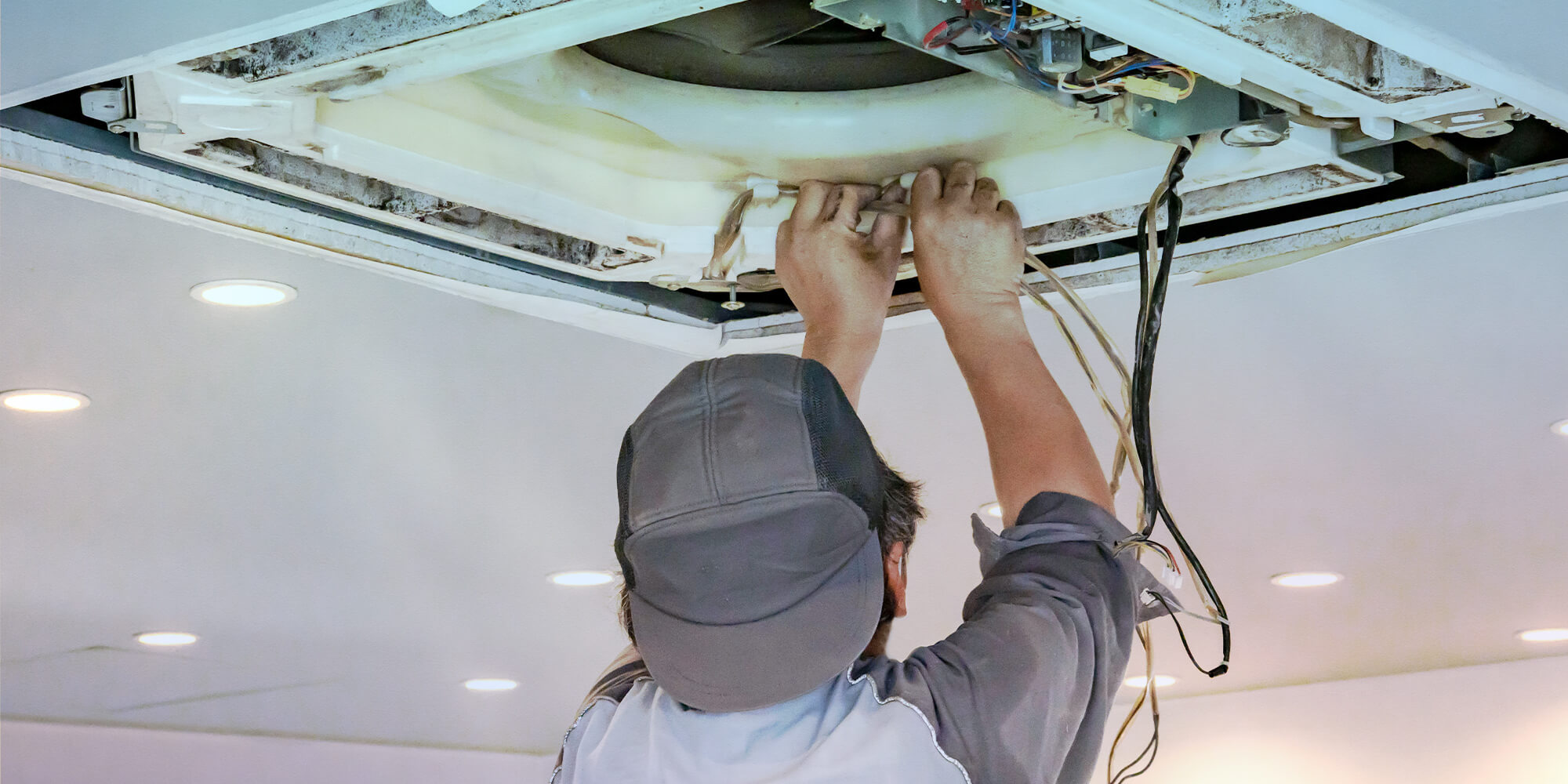 クリーニング・メンテナンスのプロフェッショナル お客様のニーズに合わせたサービスをご提案いたします。